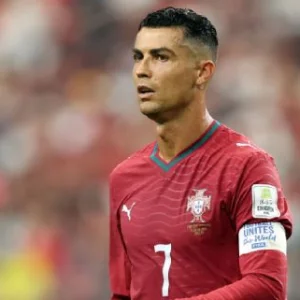 বিপাকে রোনালদো, নিষেধাজ্ঞার সঙ্গে গুনলেন জরিমানাও
