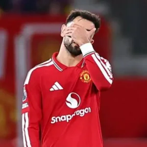 ঘরের মাঠে ১০ জনের টটেনহ্যামের বিরুদ্ধে পয়েন্ট হারালো ম্যানচেস্টার ইউনাইটেড