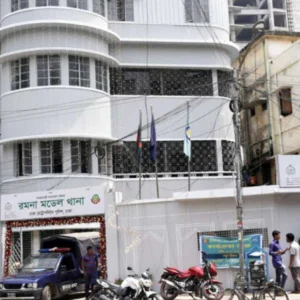 গ্রেফতার দুই আসামির দেওয়া তথ্যে আরও ৪ ককটেল উদ্ধার