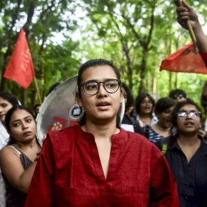 ‘বাংলাদেশ পথ দেখিয়েছে’: ভারতেও সরকার পরিবর্তনের পথ দেখছে বিজেপি