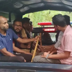 আওয়ামী লীগ নেতা বাড়িতে দাওয়াতে এসে যুবলীগ-ছাত্রলীগের ৭ নেতাকর্মী আটক