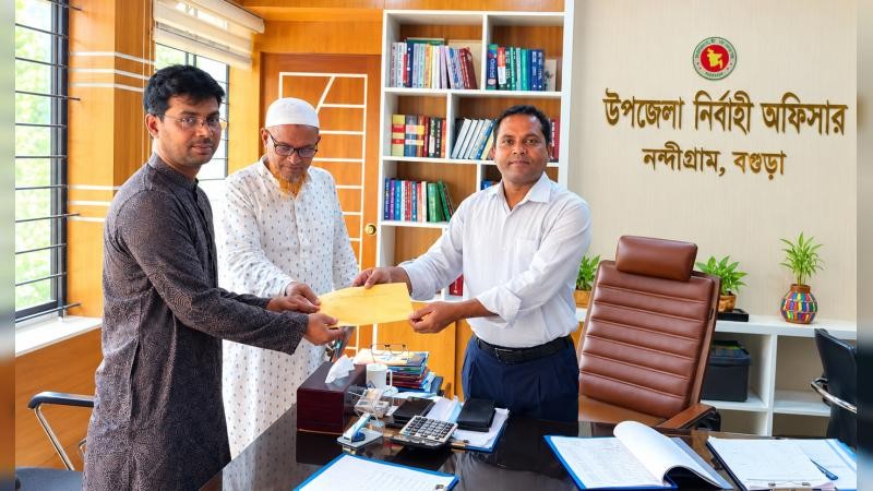 নন্দীগ্রামের ৮টি মণ্ডপে পৌরসভার অনুদান বিতরণ