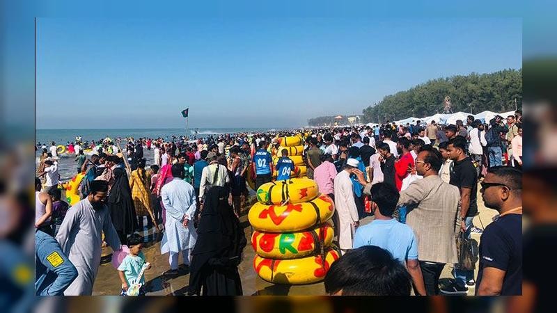 কক্সবাজার সৈকতে গোসলে নেমে ৩ পর্যটকের মৃত্যু, নিখোঁজ ২