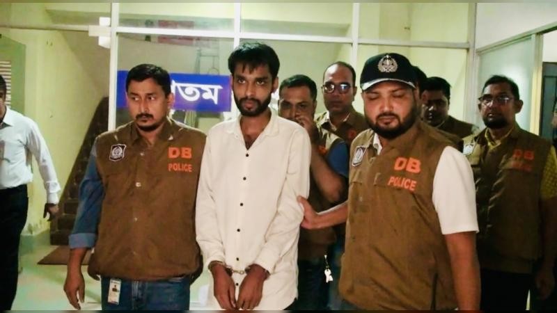 প্রধানমন্ত্রীর প্রেসসচিবের অফিস স্টাফ পরিচয়ে প্রতারণা, গ্রেপ্তার ১
