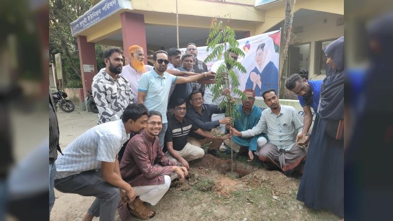 জাইমা রহমানের জন্মদিন উপলক্ষে কুসুন্নী ইউনিয়ন পরিষদের বৃক্ষরোপণ কর্মসূচি