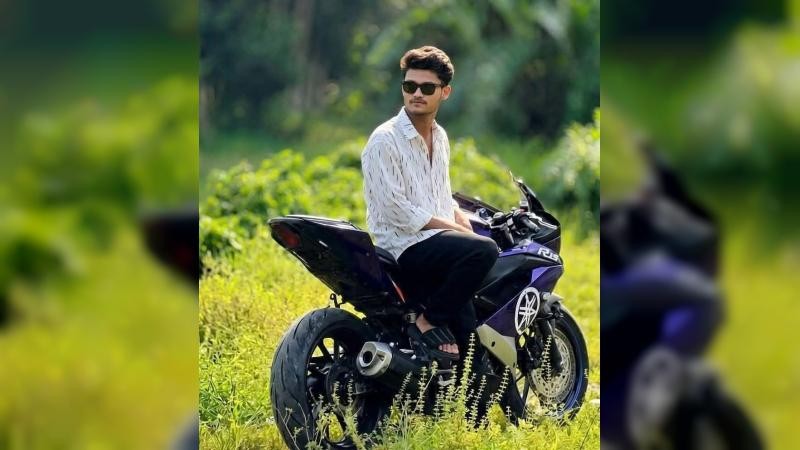 মোটরসাইকেল থেকে ছিটকে পড়ে ট্রাকচাপায় মাদ্রাসা শিক্ষার্থী নিহত