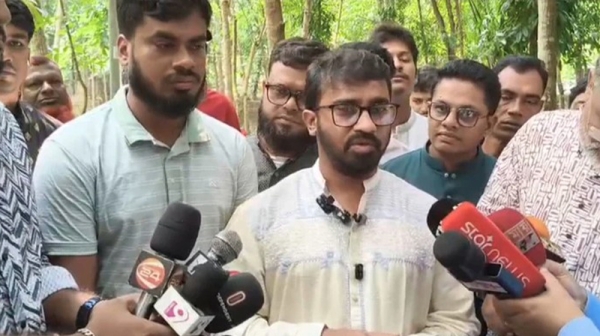 আওয়ামী লীগ শক্তিশালী হলে দেশ ছেড়ে পালাত না: রাশেদ খাঁন