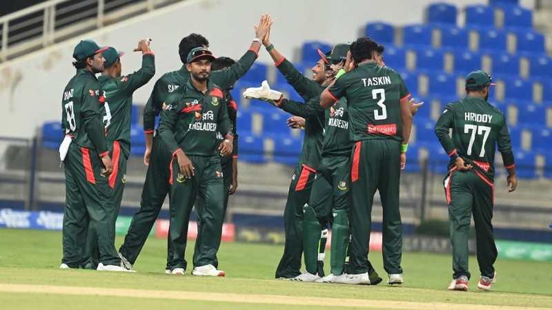 অসহায় আত্মসমর্পণে বিব্রতকর পরাজয় বাংলাদেশের