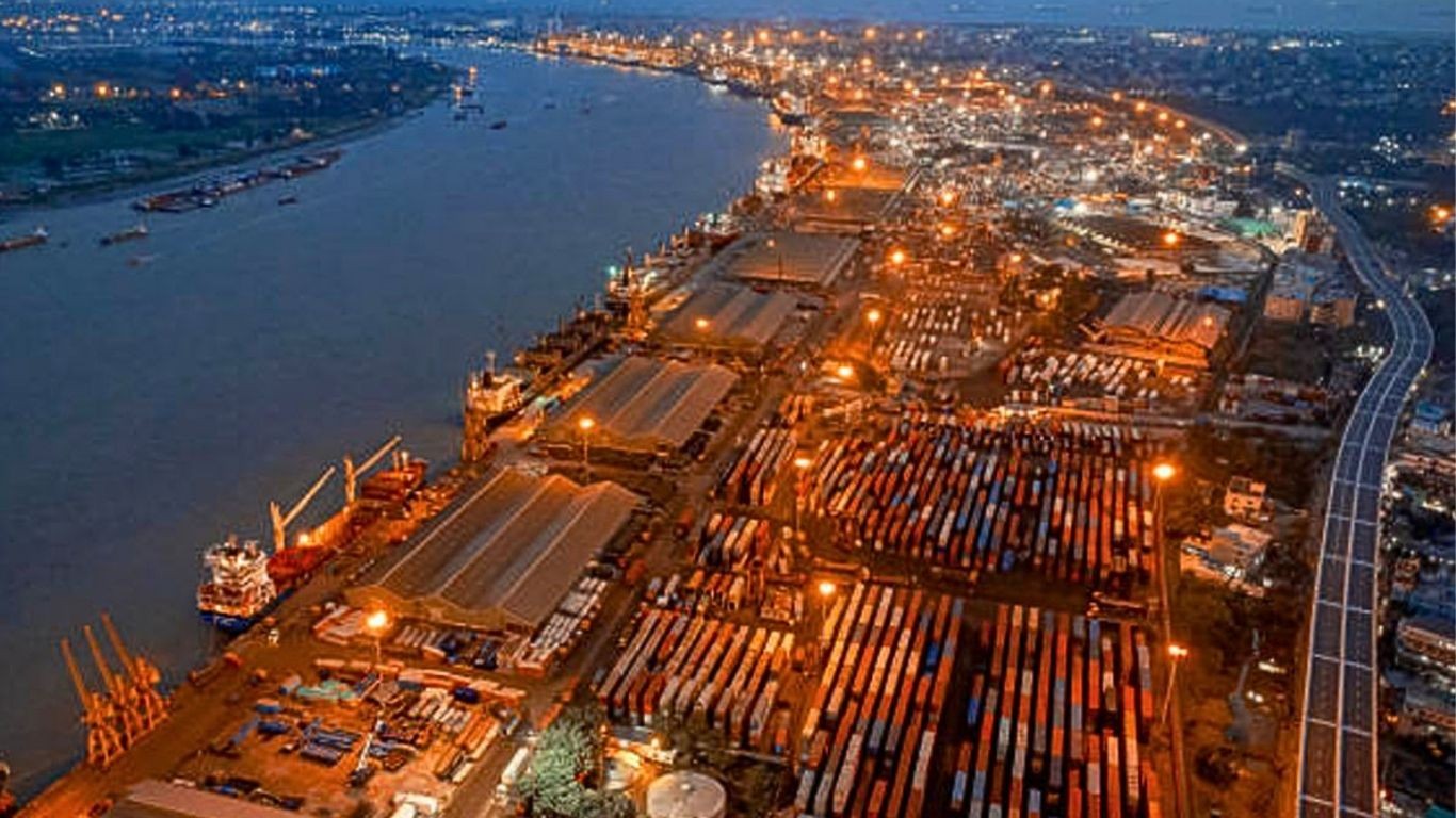চট্টগ্রাম বন্দরে ১০০ কোটি টাকার বিদ্যুৎ বিল সাশ্রয়ে বিশাল উদ্যোগ